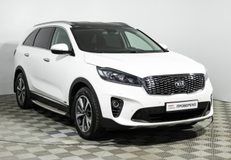 Подержанный автомобиль Kia Sorento 2018 года (3 фото)