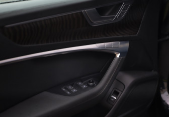 Подержанный автомобиль Audi A6 Sedan 2020 года (26 фото)
