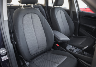 Подержанный автомобиль BMW X1 2019 года (22 фото)
