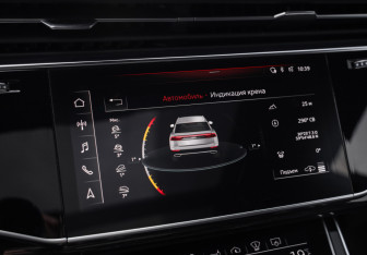 Подержанный автомобиль Audi Q8 2019 года (22 фото)