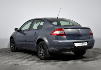Подержанный автомобиль Renault Megane Sedan 2007 года (7 фото)