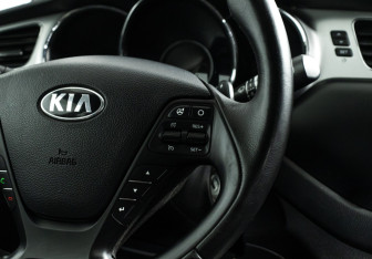 Подержанный автомобиль Kia Ceed Wagon 2012 года (17 фото)