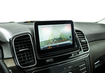 Подержанный автомобиль Mercedes-Benz GLE 2017 года (15 фото)