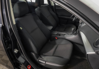 Подержанный автомобиль Mazda 3 Sedan 2011 года (20 фото)