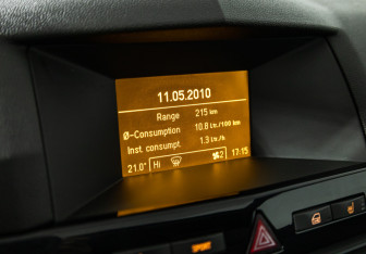 Подержанный автомобиль Opel Astra Hatchback 2010 года (16 фото)