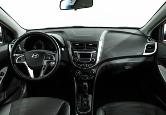 Подержанный автомобиль Hyundai Solaris Hatchback 2016 года (13 фото)