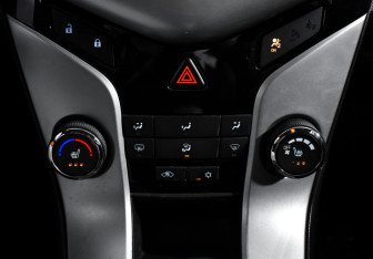 Подержанный автомобиль Chevrolet Cruze Sedan 2012 года (17 фото)