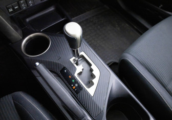 Подержанный автомобиль Toyota RAV4 2013 года (17 фото)