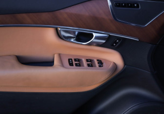 Подержанный автомобиль Volvo XC90 2017 года (24 фото)