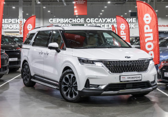 Подержанный автомобиль Kia Carnival 2020 года (5 фото)