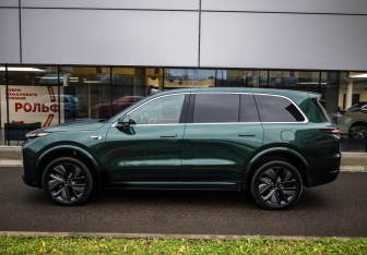 Подержанный автомобиль LiXiang L9 2023 года (7 фото)