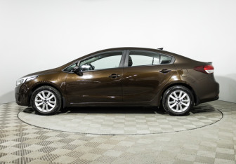 Подержанный автомобиль Kia Cerato Sedan 2019 года (8 фото)