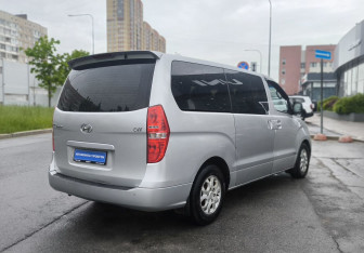 Подержанный автомобиль Hyundai Grand Starex 2008 года (4 фото)