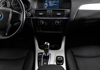Подержанный автомобиль BMW X3 2013 года (14 фото)