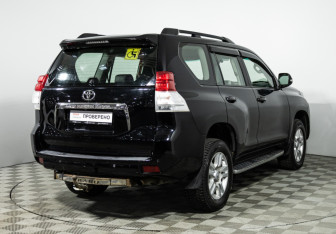 Подержанный автомобиль Toyota Land Cruiser Prado 2010 года (5 фото)