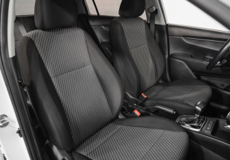 Подержанный автомобиль Kia Rio Hatchback 2017 года (20 фото)