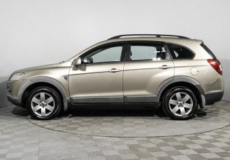 Подержанный автомобиль Chevrolet Captiva 2008 года (8 фото)