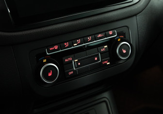 Подержанный автомобиль Volkswagen Tiguan 2012 года (16 фото)