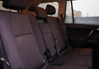 Подержанный автомобиль Toyota Land Cruiser Prado 2021 года (10 фото)