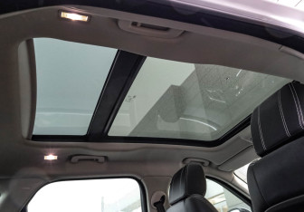 Подержанный автомобиль Land Rover Range Rover Velar 2018 года (31 фото)