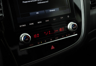Подержанный автомобиль Mitsubishi Outlander 2020 года (19 фото)