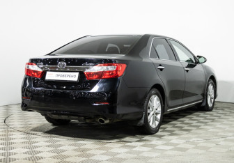 Подержанный автомобиль Toyota Camry Sedan 2012 года (5 фото)