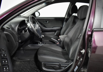 Подержанный автомобиль Hyundai Elantra Sedan 2011 года (9 фото)