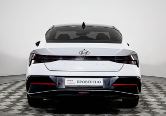 Подержанный автомобиль Hyundai Elantra Sedan 2024 года (6 фото)
