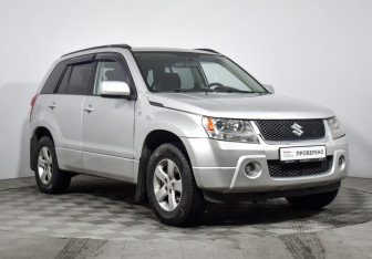 Подержанный автомобиль Suzuki Grand Vitara 2007 года (3 фото)