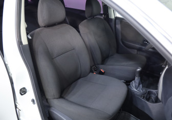Подержанный автомобиль Nissan Almera Sedan 2014 года (18 фото)