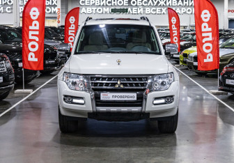 Подержанный автомобиль Mitsubishi Pajero 2021 года (3 фото)