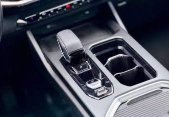 Подержанный автомобиль Geely Okavango 2024 года (19 фото)