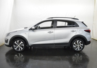 Подержанный автомобиль Kia Rio Hatchback 2020 года (8 фото)