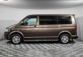 Подержанный автомобиль Volkswagen Caravelle 2013 года (8 фото)