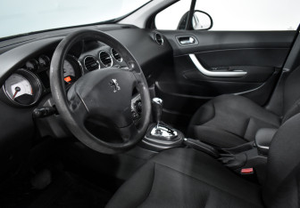 Подержанный автомобиль Peugeot 308 Hatchback 2008 года (9 фото)