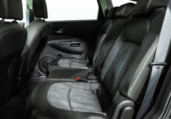 Подержанный автомобиль Nissan Qashqai+2 2010 года (10 фото)