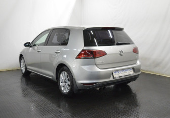 Подержанный автомобиль Volkswagen Golf Hatchback 2013 года (7 фото)