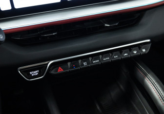 Подержанный автомобиль Geely Coolray 2023 года (19 фото)