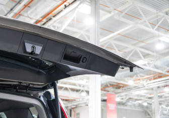 Подержанный автомобиль Cadillac Escalade Suv 2015 года (29 фото)