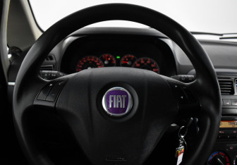 Подержанный автомобиль Fiat Punto Hatchback 2008 года (17 фото)