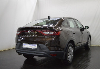 Подержанный автомобиль Renault Arkana 2019 года (5 фото)