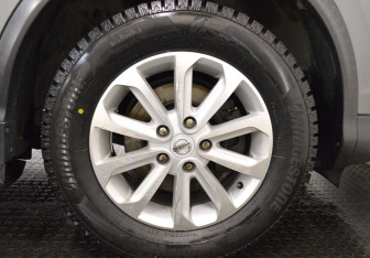 Подержанный автомобиль Nissan Qashqai 2015 года (9 фото)