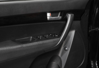 Подержанный автомобиль Kia Sorento 2014 года (19 фото)