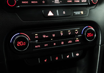 Подержанный автомобиль Kia Ceed Wagon 2019 года (16 фото)