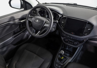 Подержанный автомобиль LADA (ВАЗ) Vesta Sedan 2016 года (8 фото)