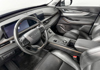 Подержанный автомобиль Exeed LX 2023 года (9 фото)