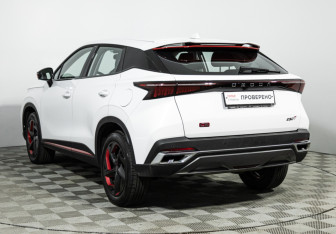 Подержанный автомобиль Omoda C5 2023 года (7 фото)