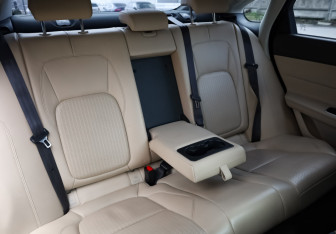 Подержанный автомобиль Jaguar XF Sedan 2018 года (26 фото)