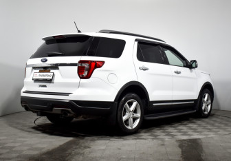 Подержанный автомобиль Ford Explorer 2019 года (5 фото)
