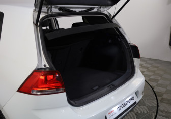 Подержанный автомобиль Volkswagen Golf Hatchback 2014 года (26 фото)